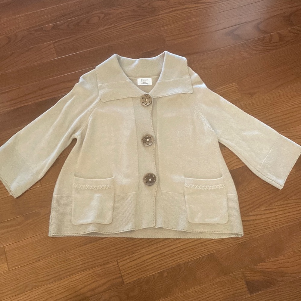 Like new Pure tan sweater with wooden buttons, Size M